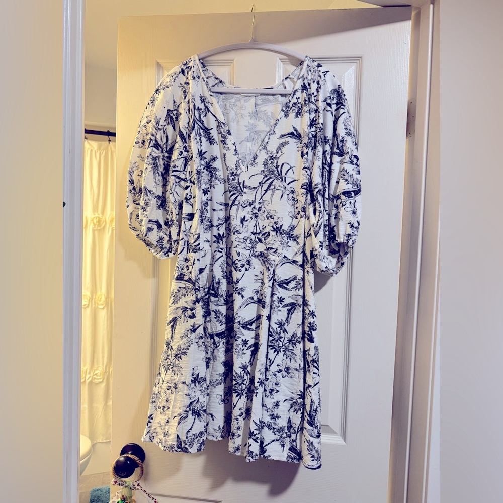 Floral V-Neck Blouse